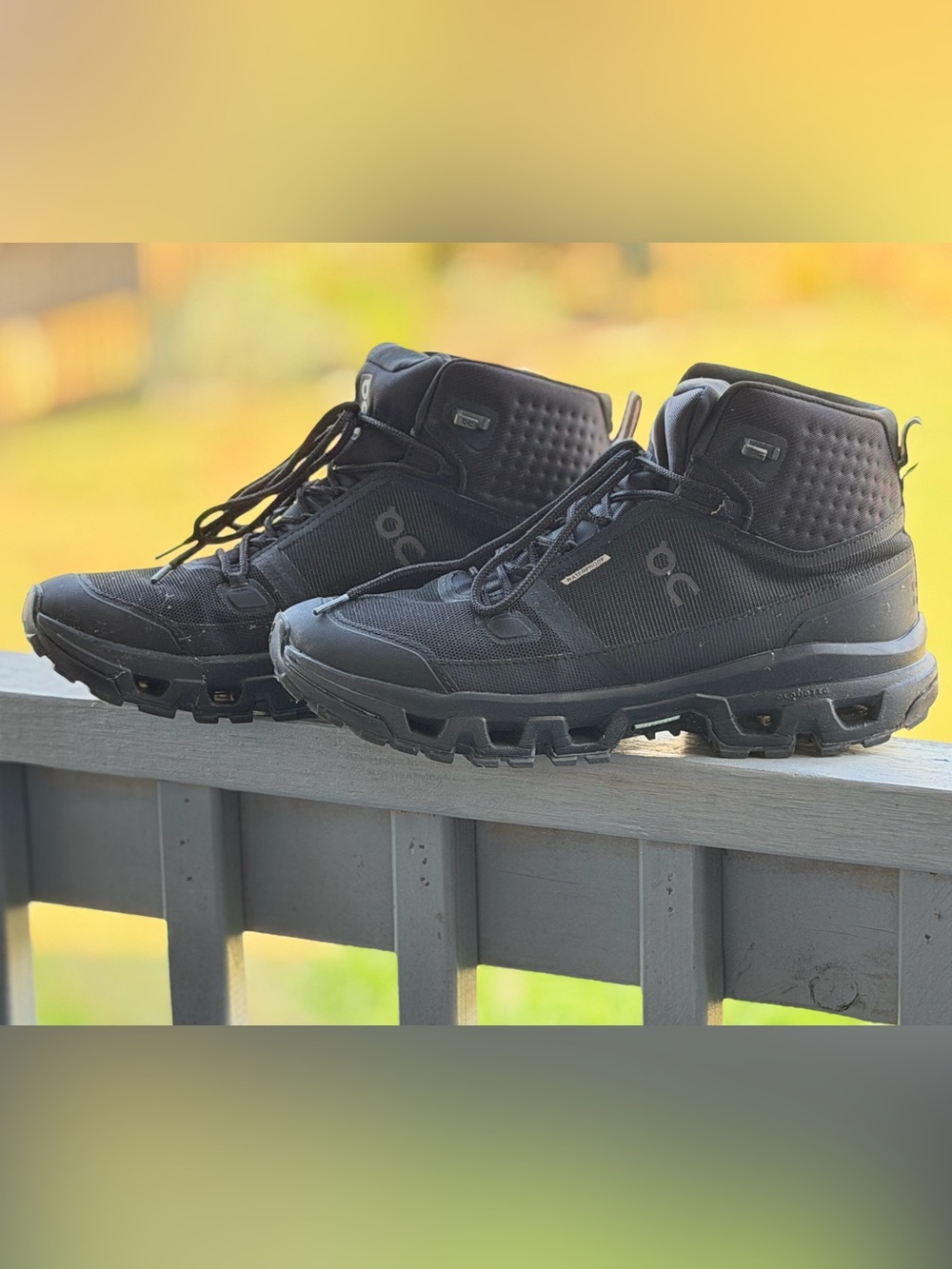 On Running Black Men's Mid-Top Trail Boots